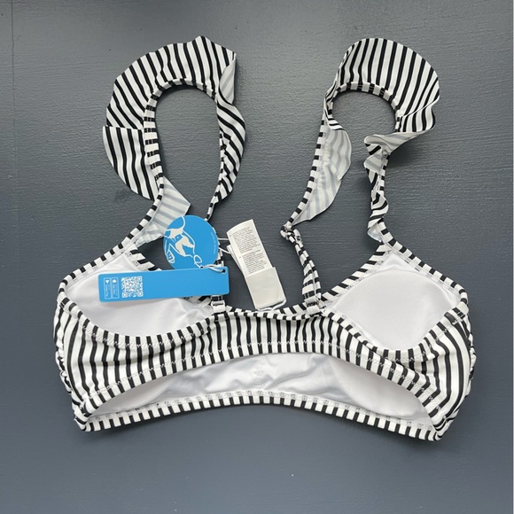 NWT Cupshe striped bikini top - size small - Picture 2 of 3